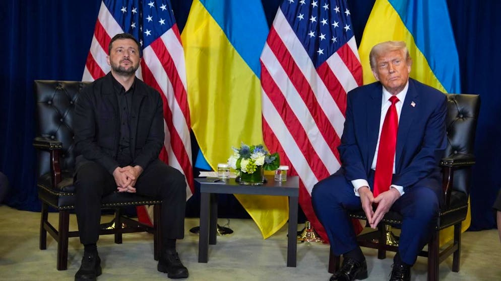 Präsident Donald Trump trifft sich am Rande der Generaldebatte der UN-Vollversammlung mit dem ukrainischen Präsidenten Wolodymyr Selenskyj. Foto: Evan Vucci/AP/dpa/Archivbild