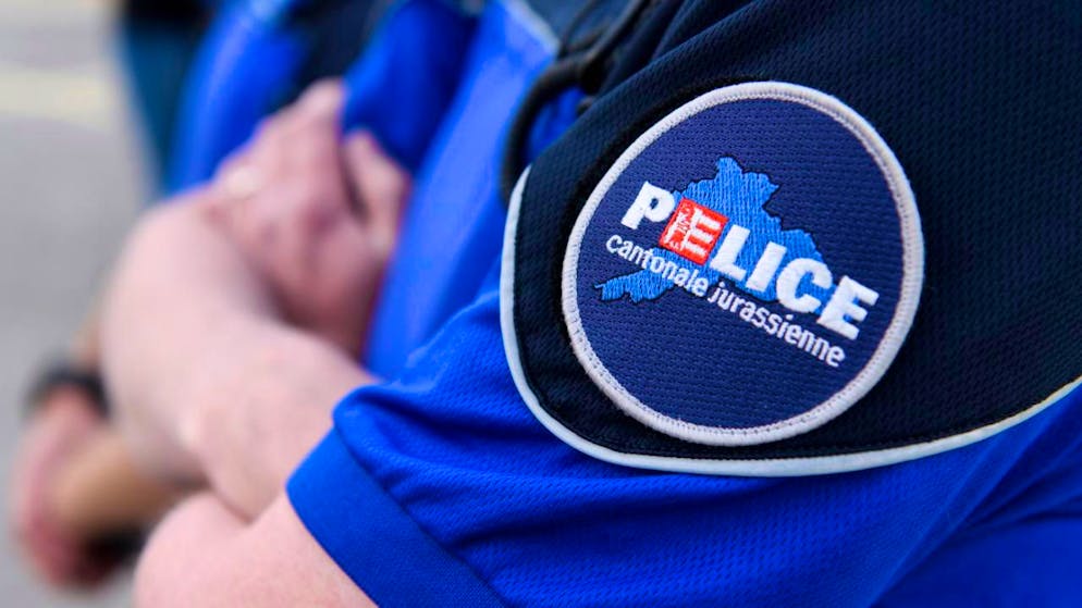 La police cantonale jurassienne a lancé un appel à témoins après l'explosion d'un bancomat dans la nuit de samedi à dimanche à Delémont (image d'illustration).