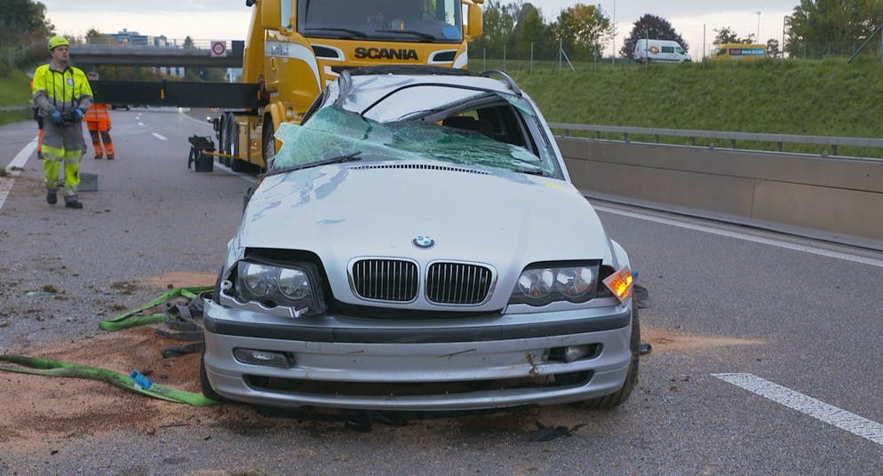 Die Flughafen-Autobahn musste nach dem Unfall gesperrt werden.