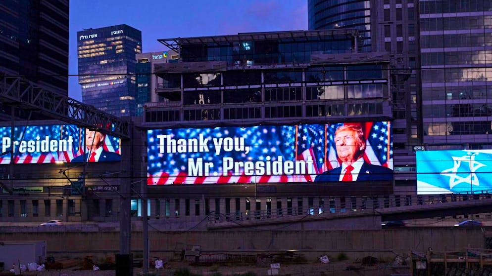 Medio Oriente. Sugli edifici di Gerusalemme compaiono le scritte «Thank you Trump»