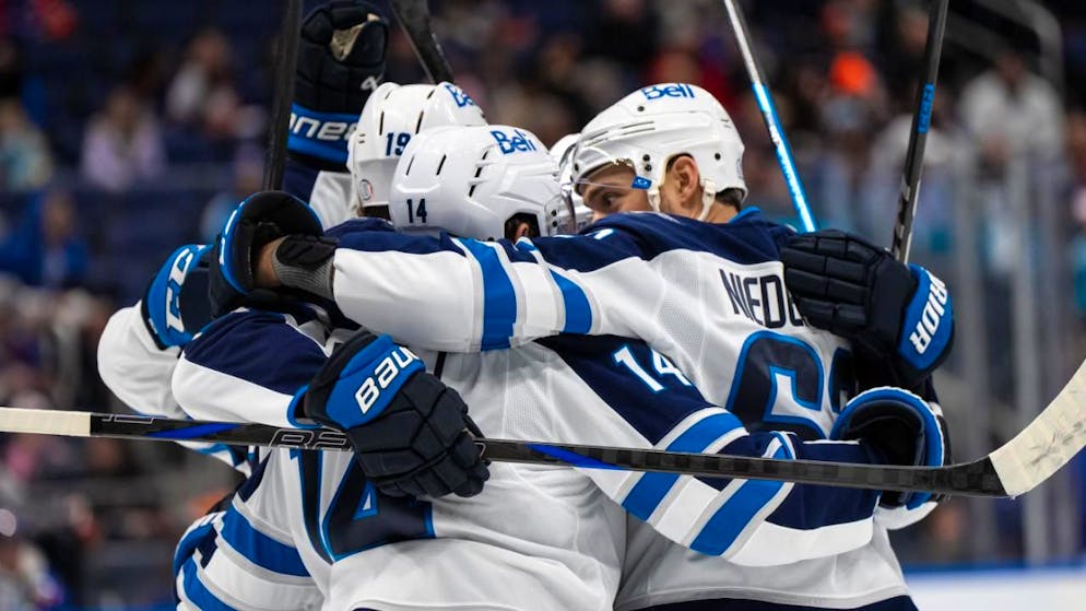 Nino Niederreiter und die Winnipeg Jets feiern einen souveränen 5:2-Sieg
