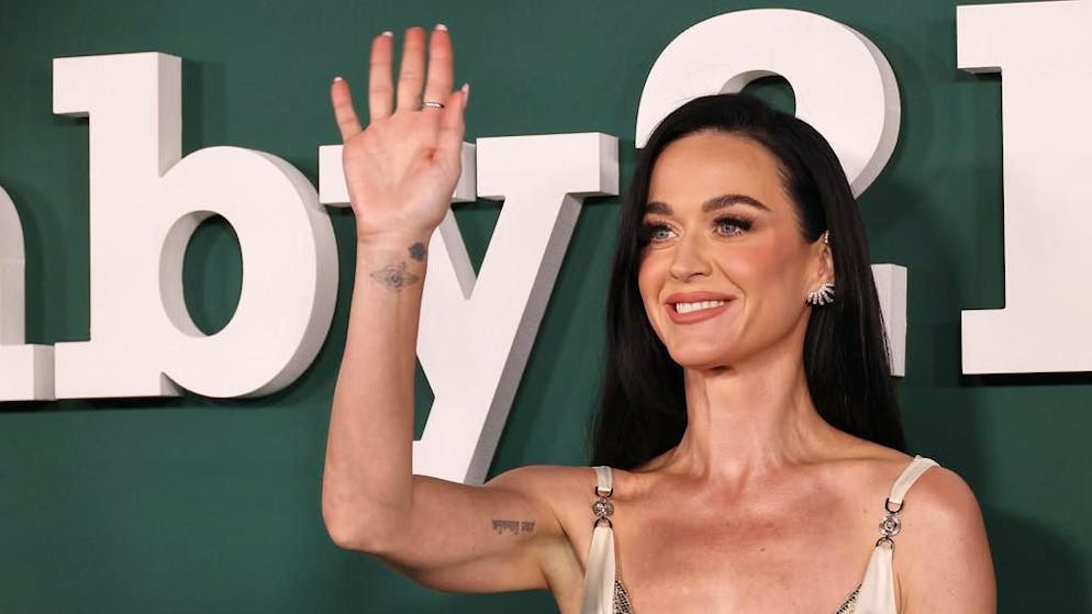 Paparazzati insieme. Ecco il bacio tra Katy Perry e Justin Trudeau che conferma la loro storia d'amore