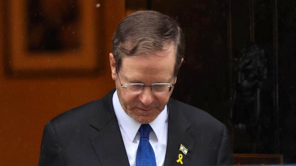 Medio Oriente. Hamas ha consegnato alla Croce Rossa i primi 7 ostaggi israeliani