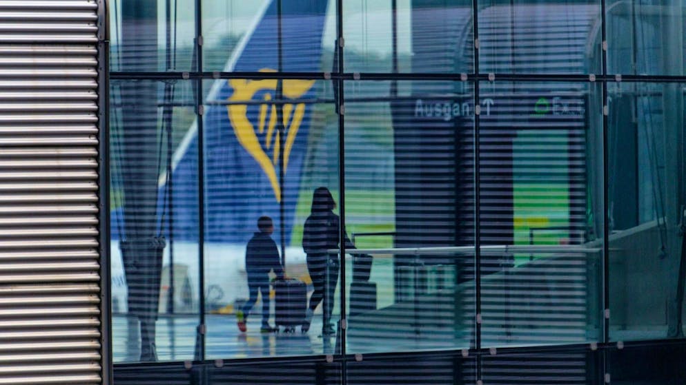 Shock Ryanair. Codice d'emergenza per il volo Pisa-Glasgow, «ha carburante solo per sei minuti»