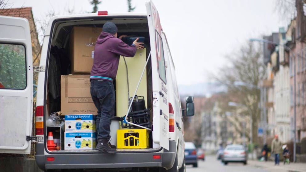 Tra le giovani generazioni, a livello regionale, sono le persone della Svizzera italiana a lasciare il nido più tardi (foto simbolico)