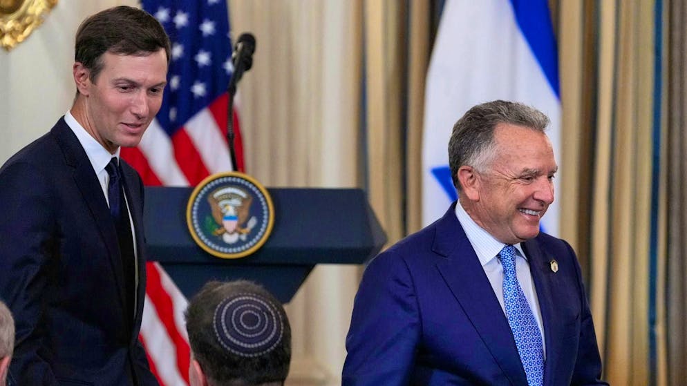 Trump son-in-law Jared Kushner (l.) and US special envoy for the Middle East, Steve Witkoff, are to lend more political weight to the negotiations in Egypt. (archive picture)