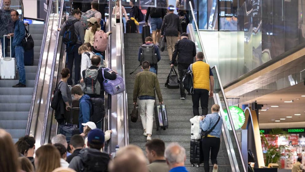 Im September reisten mehr als drei Millionen Personen über den Flughafen Zürich. (Archivbild)