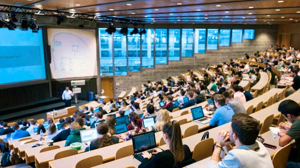 Almost a quarter do an internship after graduation. (archive image)