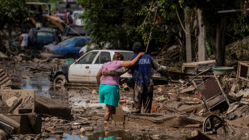 Unwetter in Mexiko: 260 Orte von Aussenwelt abgeschnitten - Gallery. Überschwemmungen und Erdrutsche haben vielen Strassen unpassierbar gemacht.