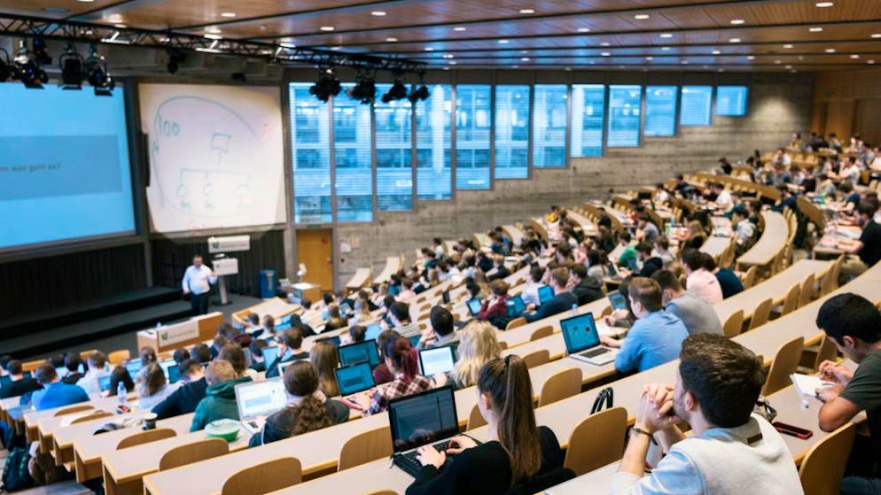 Fast ein Viertel macht nach dem Studium ein Praktikum. (Archivbild)