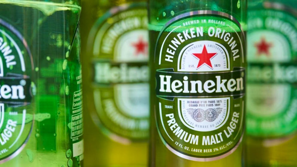 Le brasseur néerlandais Heineken a annoncé mardi une importante réorganisation de son siège social à Amsterdam, avec la suppression ou le transfert de 400 postes. (archive)