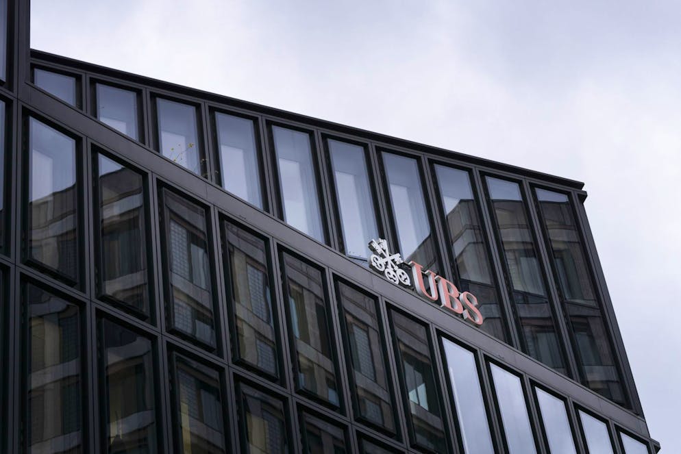 Le rachat en 2023 de Credit Suisse en banqueroute par UBS se répercute sur le marché du travail.