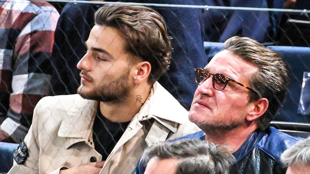 Simon Castaldi (à gauche) s'est souvenu de son adolescence chaotique quand son père, Benjamin Castaldi (à droite), avait quitté la France.