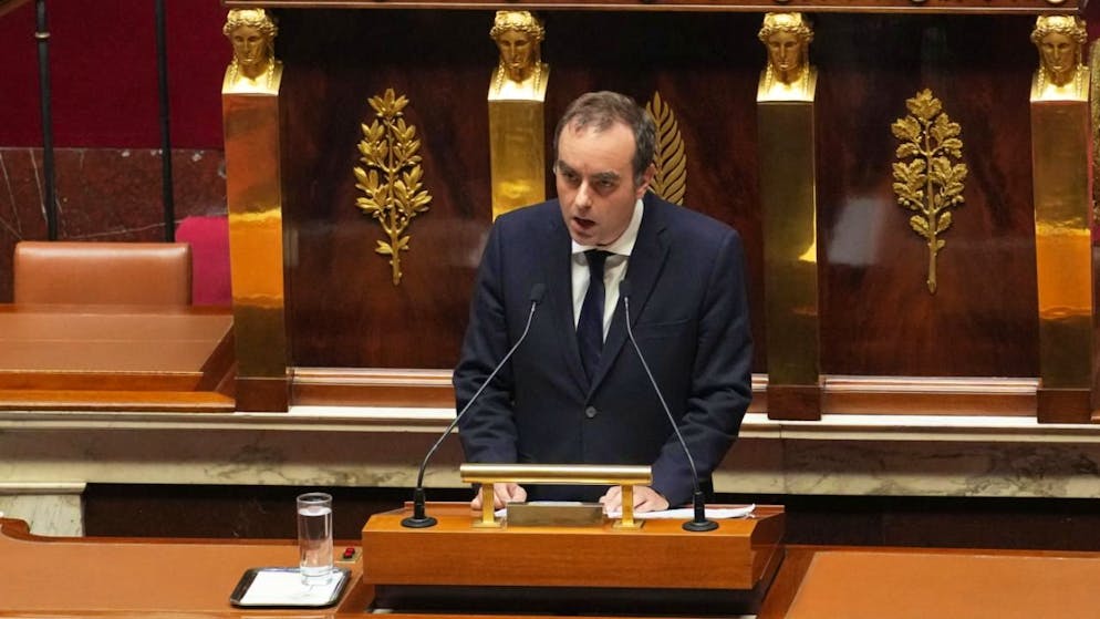 Der französische Premierminister Sebastien Lecornu bei seiner Regierungserklärung Nationalversammlung. Foto: Thibault Camus/AP/dpa
