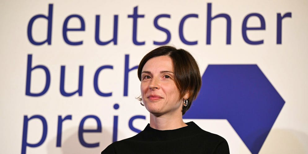 Die Zürcher Autorin Dorothee Elmiger wurde am Montag in Frankfurt für ihren Roman «Die Holländerinnen» mit dem Deutschen Buchpreis 2025 ausgezeichnet. 