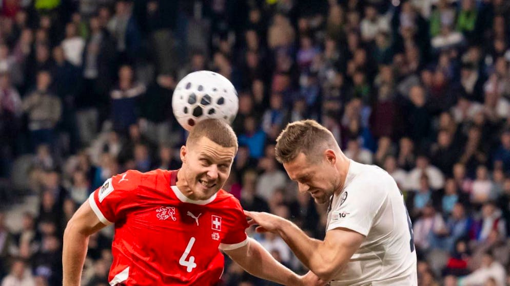 Elvedi stark, Alternative für Embolo gesucht - Gallery. Fels in der Brandung: Nico Elvedi (li.) ist ein wichtiger Grund, warum die Schwizer in den beiden Auswärtsspielen des Oktobers zweimal zu null spielte