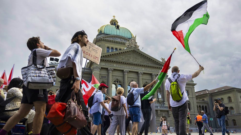 World democracy premiere. People should decide on recognition of the state of Palestine