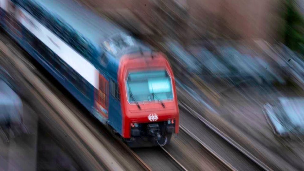 There are to be four railroad tracks between Zurich and Winterthur. The federal government recently approved the expansion. (symbolic image)
