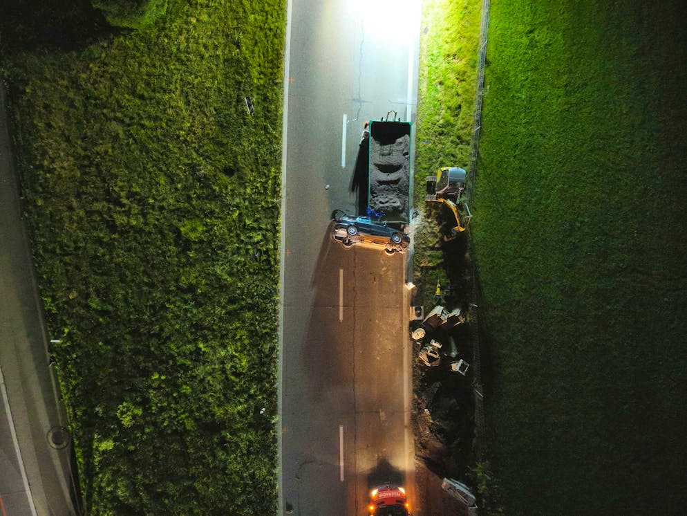 Man (66) crashes his car into roadworks on the A1. The car then crashed into a temporary crash barrier, overturned onto its side and crashed head-on into a construction site ditch.