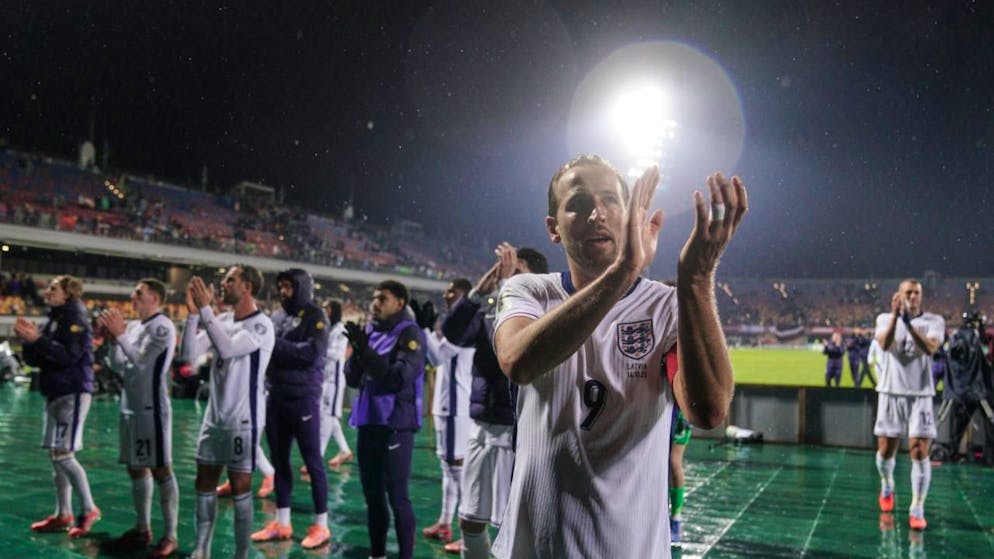 Harry Kane und seine Teamkollegen feiern die WM-Qualifikation