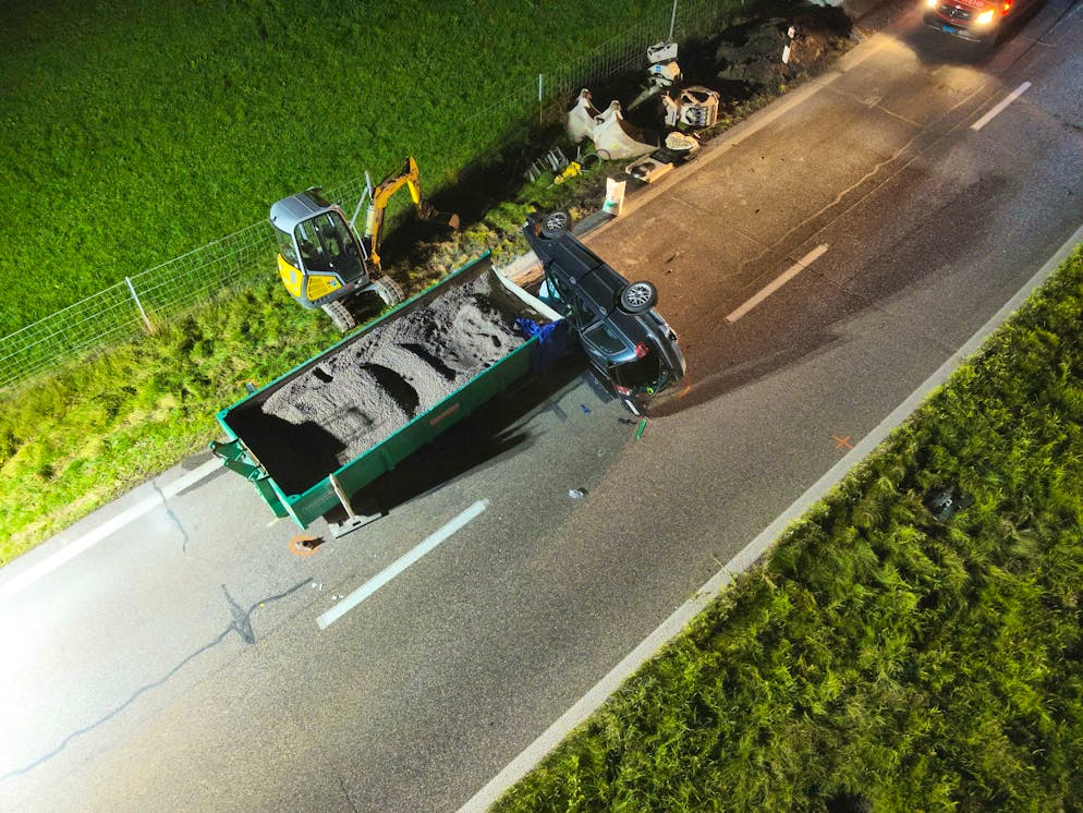 Man (66) crashes his car into roadworks on the A1. A 66-year-old driver had a serious accident on the A1 at the Meggenhus exit on Monday evening.