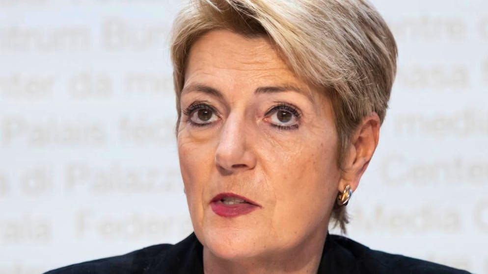 «Un homme plein de chaleur». Karin Keller-Sutter frappée par le deuil