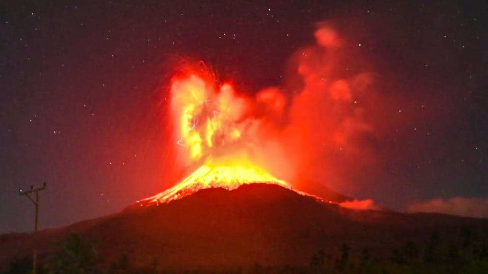 Indonésie. Alerte maximale : nouvelle éruption d'un volcan sur l'île de Florès