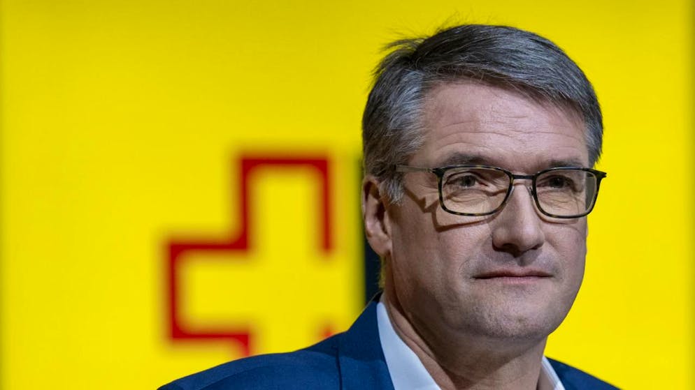 Verwaltungsratspräsident Christian Levrat wehrt sich in einem Interview gegen die geplante Einschränkung der Post. (Archivbild)