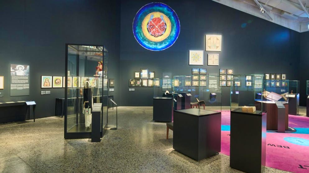 Histoire de la psyché en Suisse: un divan public au Musée national - Gallery. Un panorama mêlant art, littérature et histoire de la psychiatrie attend le public au Musée national de Zurich.