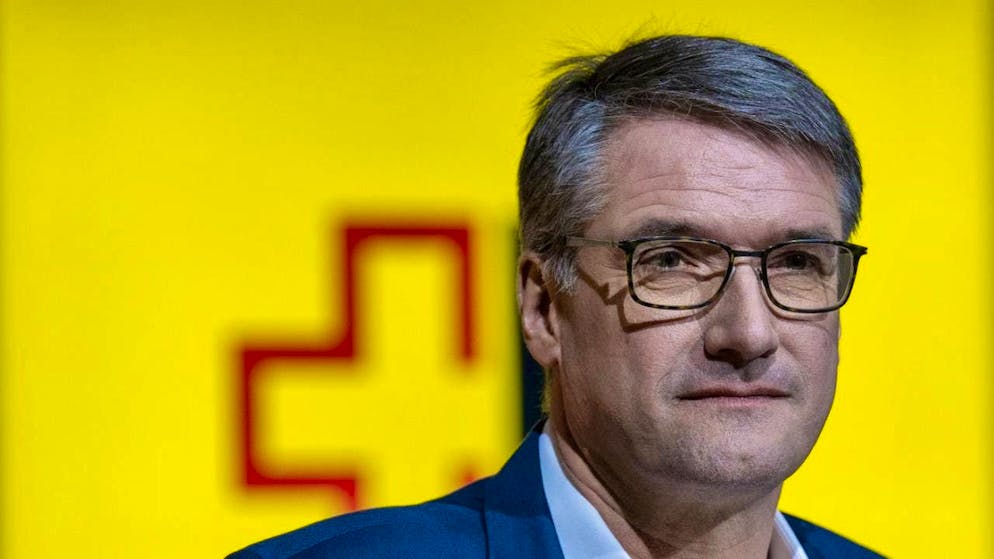 Chairman of the Board of Directors Christian Levrat defends himself in an interview against the planned restrictions on Swiss Post. (archive picture)