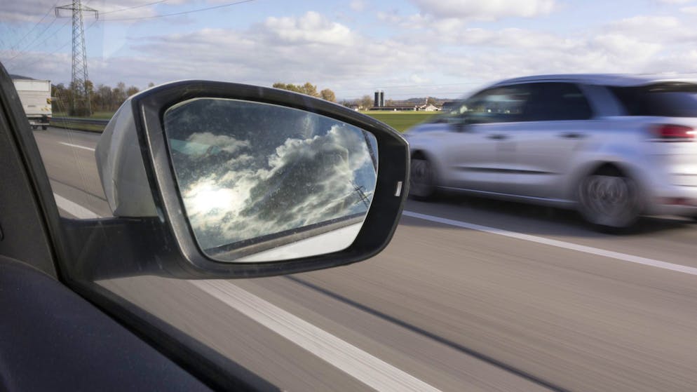 Ein Mann und eine Frau vergnügten sich in ihrem Auto sexuell – bei 140 Kilometern pro Stunde. 