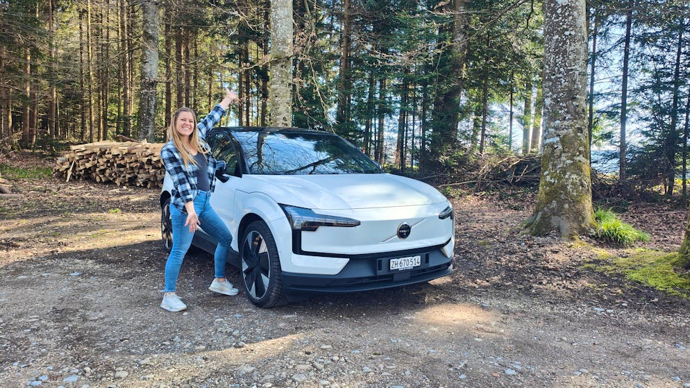 Die Einfachheit und die Kompaktheit des Volvo EX30 hat Laila und die ganze GO! Redaktion überzeugt.