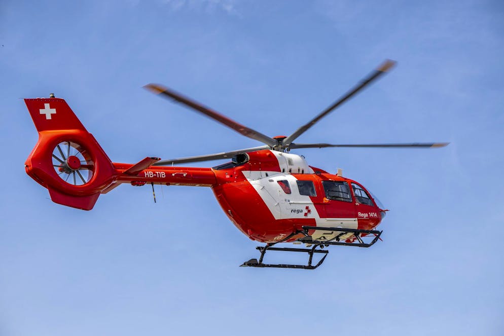 La malheureuse a été retrouvée sans vie mardi lors d’une opération de recherche à laquelle a participé un hélicoptère de la Rega. La police privilégie la thèse de l’accident.