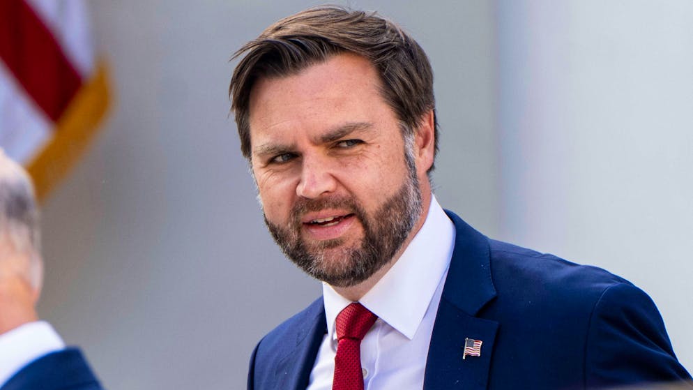 Il vice presidente JD Vance non prende posizione sui giovani repubblicani.