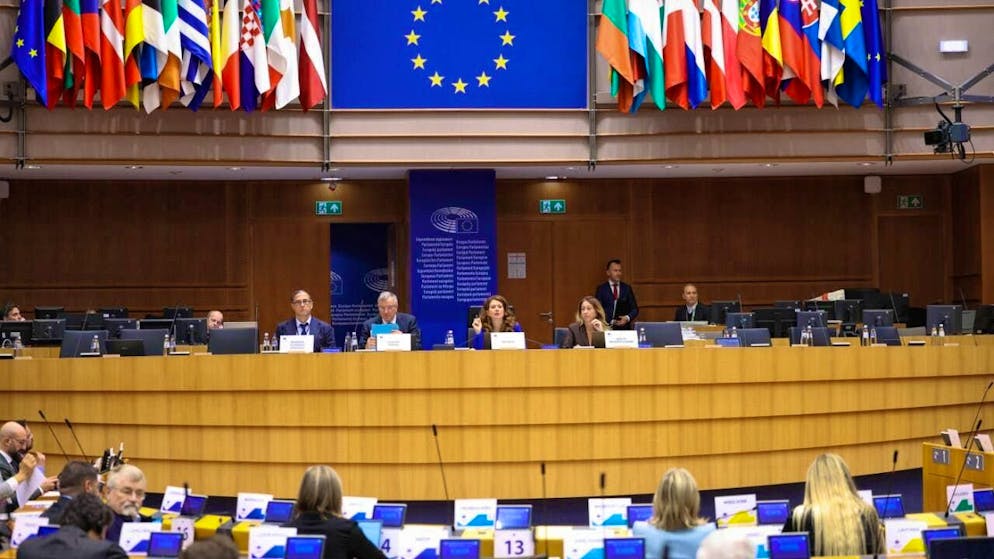 The European Committee of the Regions adopts around 60 opinions during the plenary sessions.