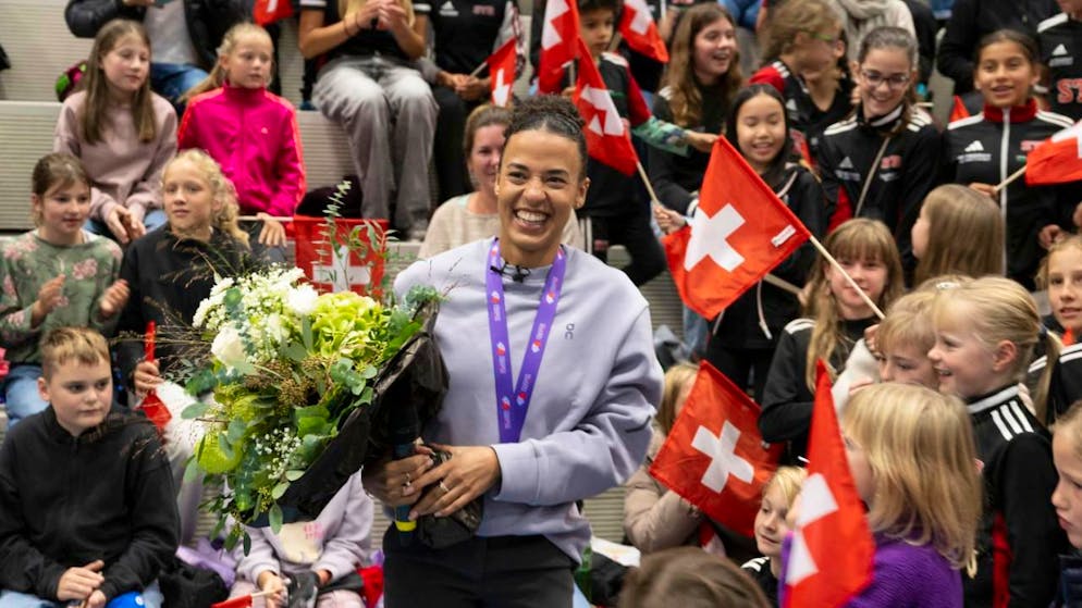 Von ihrer Heimatgemeinde Köniz bei Bern gefeiert: Ditaj Kambundji.