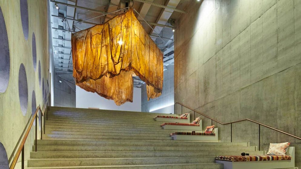 Histoire de la psyché en Suisse: un divan public au Musée national - Gallery. Une partie de l'exposition appréhende la Suisse comme un espace psycho-géographique et ouvre une perspective sur le présent.