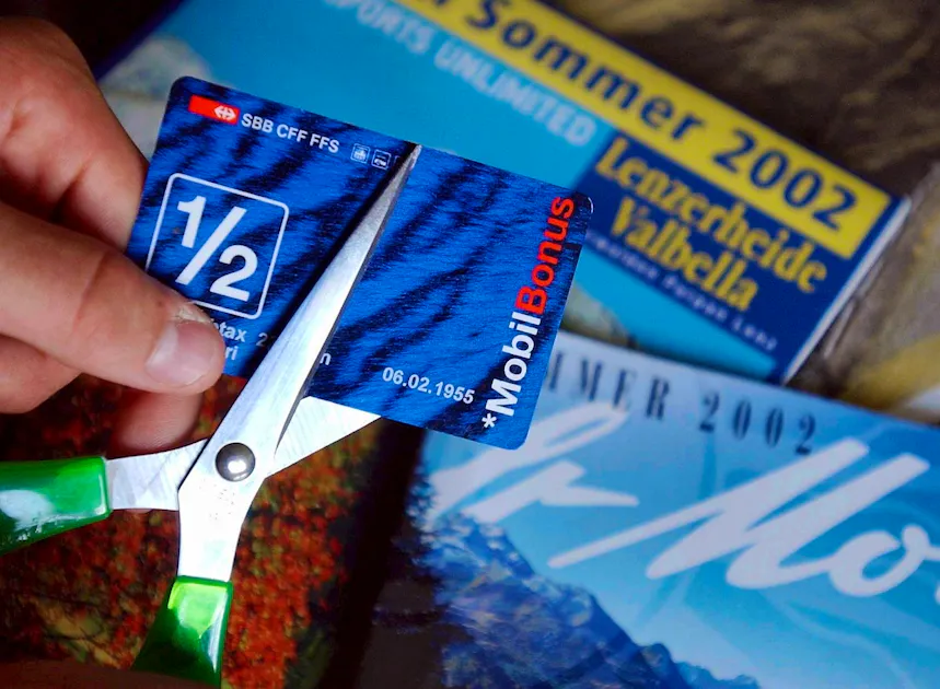 What really lies behind the SwissPass plans to abolish the half-fare card
