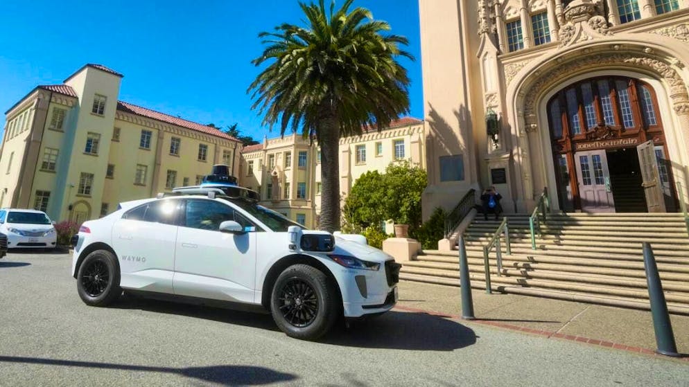 Self-driving cabs from Waymo will soon be operating in Europe. The company plans to start operating in London next year.(symbolic image)