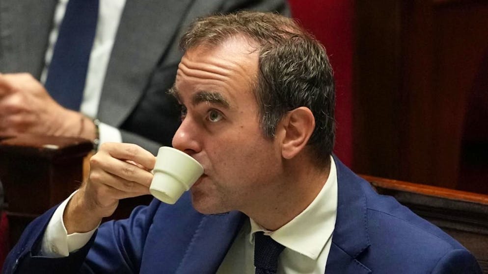 Sébastien Lecornu peut passer à l'étape suivante du budget. Le premier ministre français vient d'échapper de peu, avec son gouvernement, à la censure de l'Assemblée nationale.