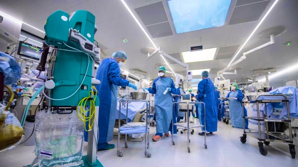 Doctors at Geneva University Hospital (HUG) have performed a partial heart transplant for the first time outside the USA. (symbolic image)