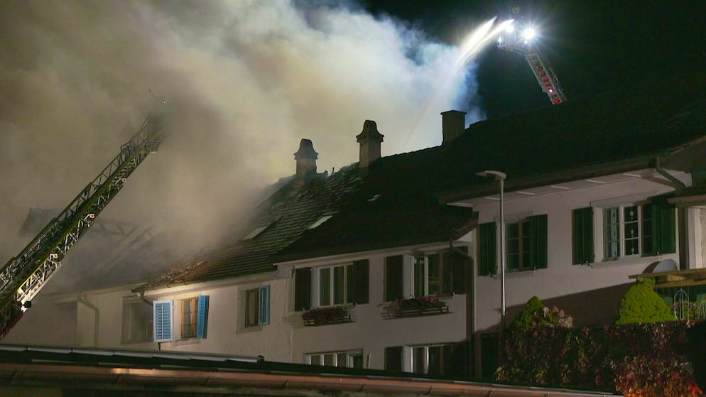 Hallau fire October 16, 2025. The fire produces a lot of smoke. 