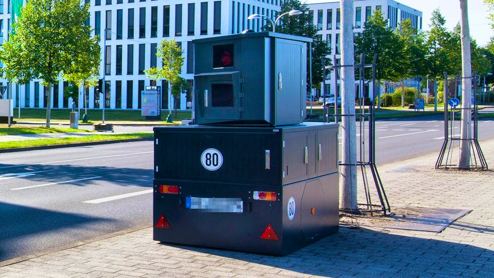In Constance, a speed camera of this type now records all vehicles moving on the station square.