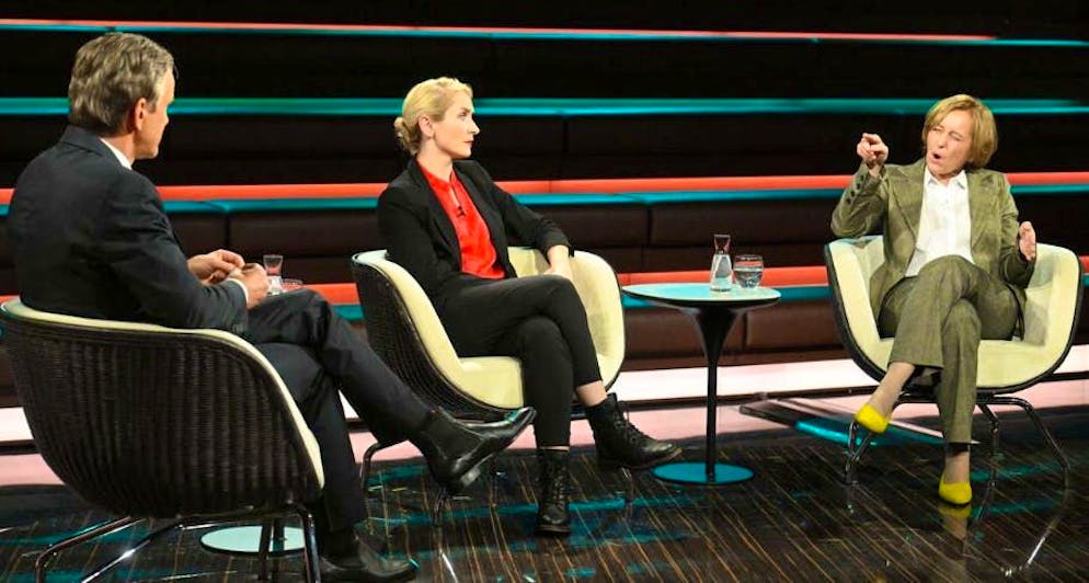 AfD politician Beatrix von Storch (right) criticized the constant calls to order that the AfD has been receiving in the Bundestag since March as "one-sided".