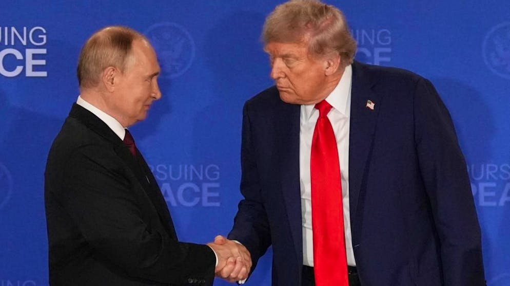 «Je ne vais pas perdre mon temps». Pas de rencontre entre Trump et Poutine sans accord en vue sur l'Ukraine