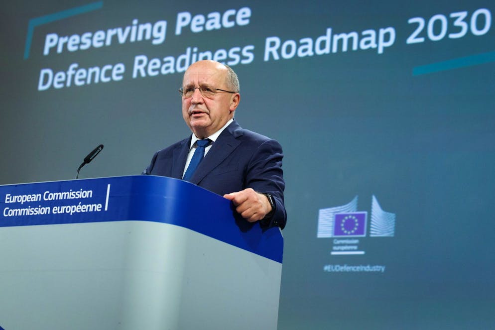 Andrius Kubilius in conferenza stampa.