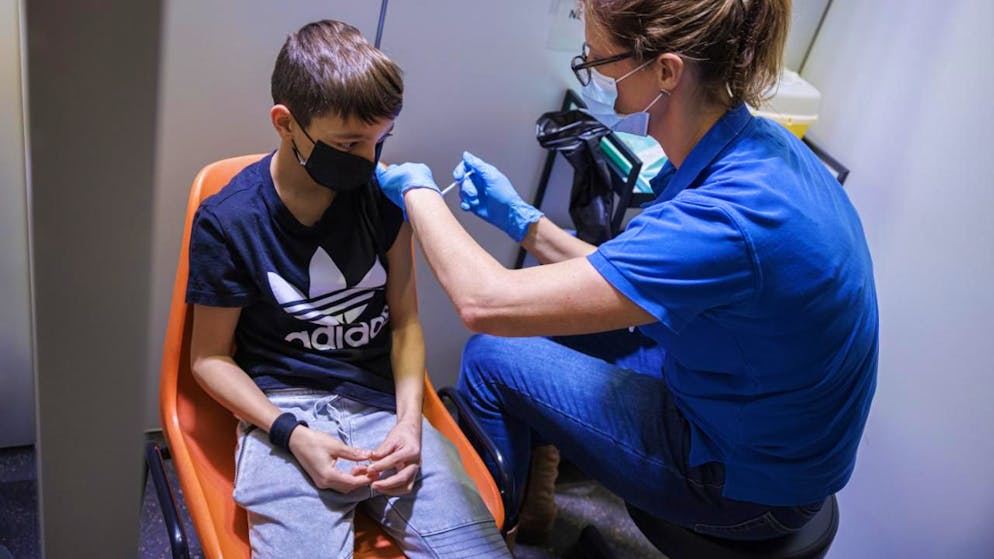 Berne appelle les personnes à risque à se faire vacciner contre la grippe et le Covid. (archives)