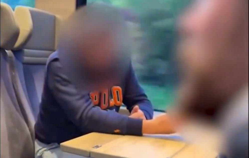 Der Vorfall im SBB-Zug scheint kein Einzelfall zu sein. Der Russisch sprechenden Mann soll auch in Genf zwei Frauen angegriffen haben. 