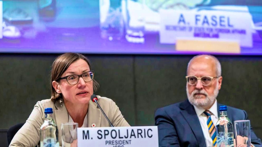 In Geneva, ICRC President Mirjana Spoljaric Egger and FDFA State Secretary Alexandre Fasel welcomed the commitment of numerous countries to international humanitarian law.