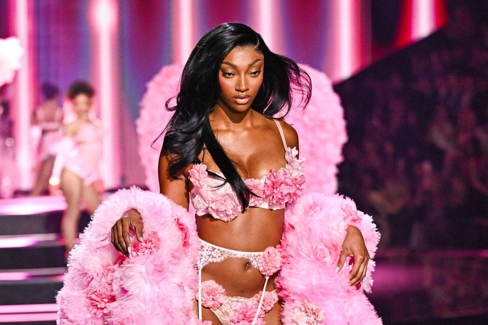 Victoria's Secret Fashion Show 2025. Profisportlerin Angel Reese lief bei der Victoria's Secret Fashion Show 2025 über den Catwalk. 